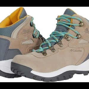 Like-new Columbia Waterproof Hiking Boots